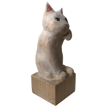 Load image into Gallery viewer, Lucky Cat &quot;Kon&quot;
